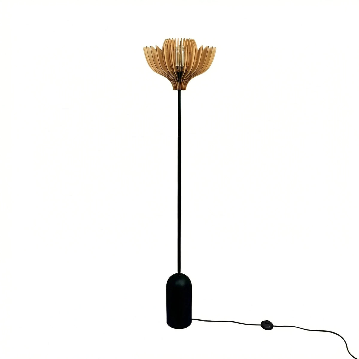 WEBP_tullia-lampadaire_chene_packshot.webp